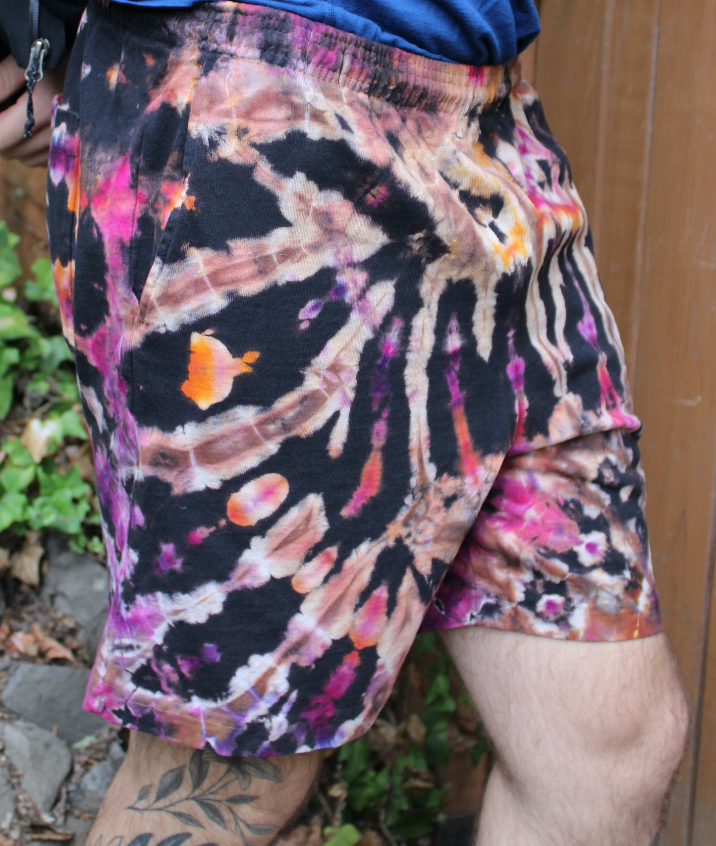 L - "Fractal Focus" Gym Shorts